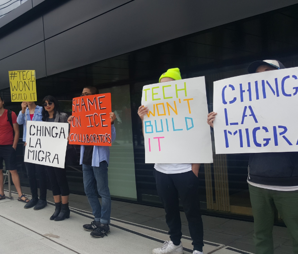 Workers in front of Tableau demand Workers in front of Tableau demand